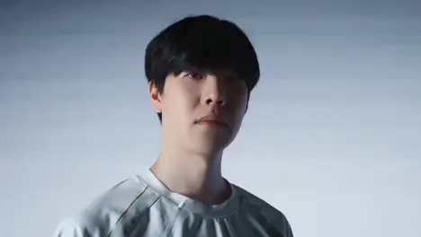 王者荣耀主播嘲讽Uzi后转战英雄联盟排位赛，竟单杀Faker引爆全网！